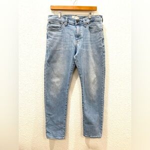 Madewell Men’s Jeans Athletic Slim Size 33/30 Light Denim Hodgson Wash